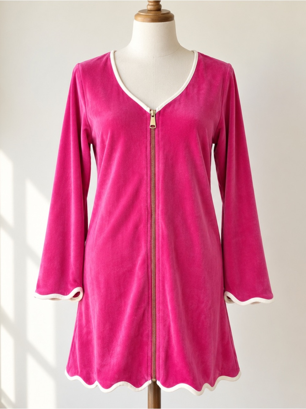 SSYS the Label Get Ready Robe Fuschia Gold Zip Front Size Small